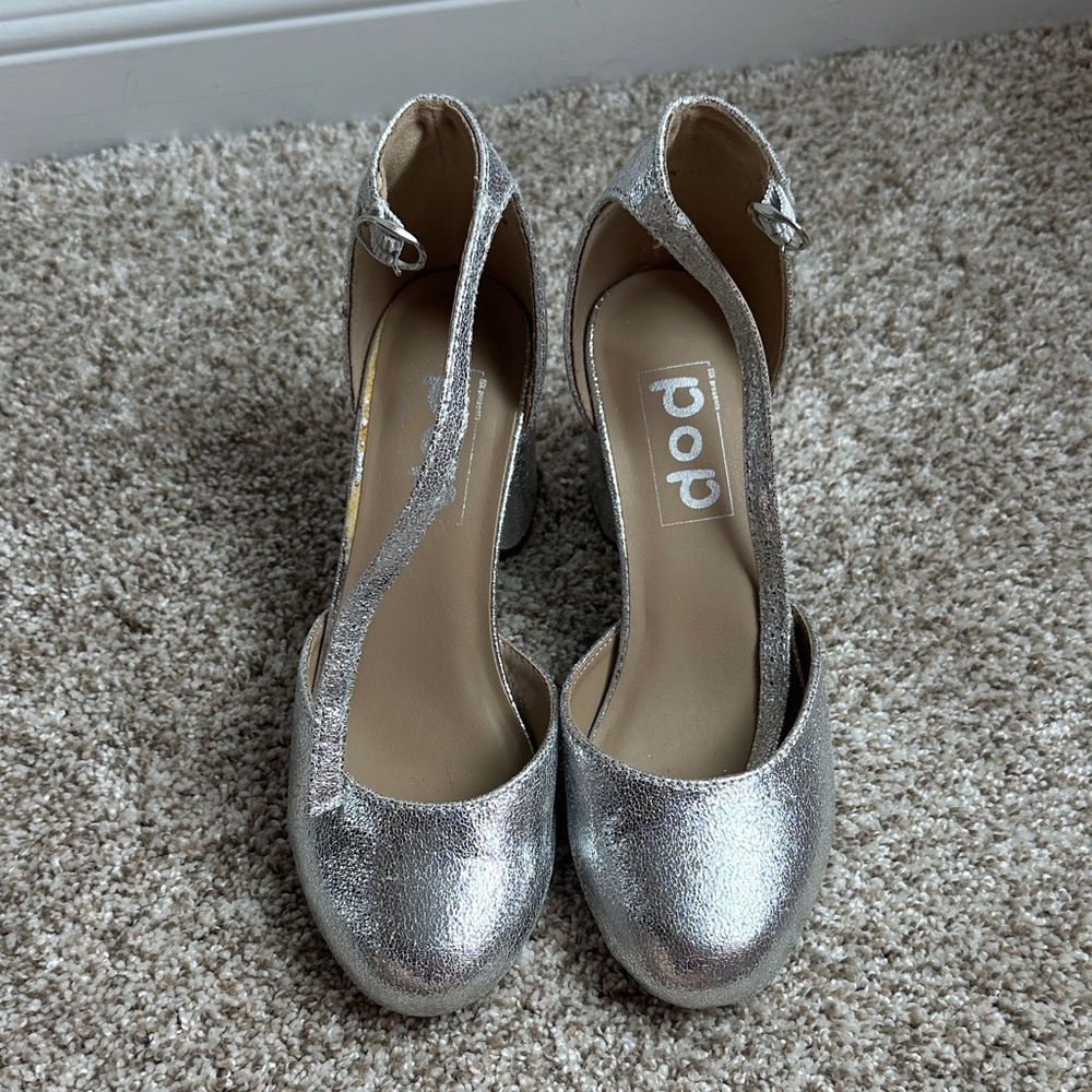 Pop Block Heels - Picture 2 of 5